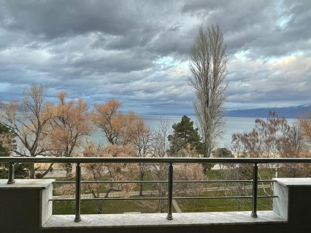 Vila Vadeha Pogradec Exteriör bild