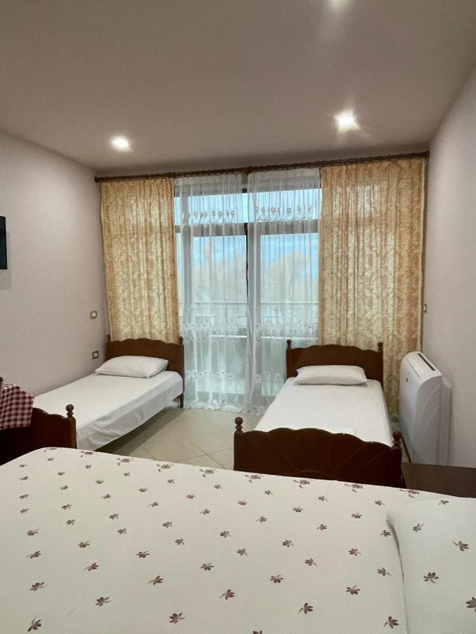 Vila Vadeha Pogradec Exteriör bild