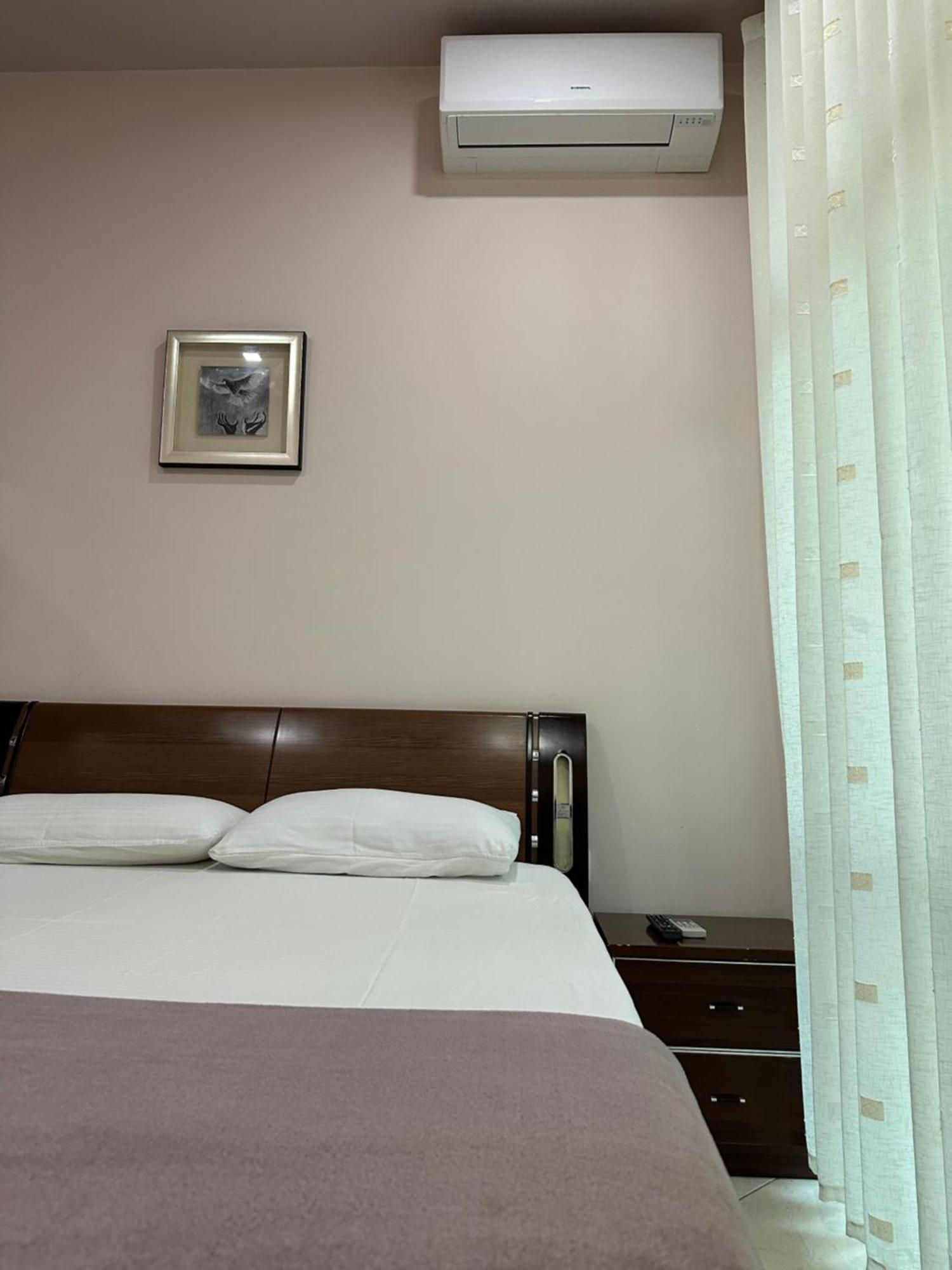 Vila Vadeha Pogradec Exteriör bild